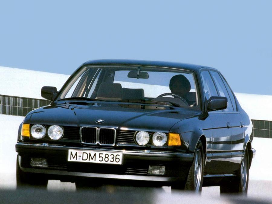  BMW 735i 1986 года  (фото 3 из 9)